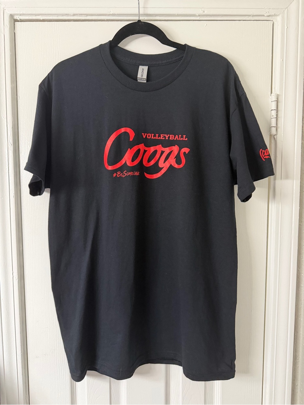 UH Coogs Volleyball Black T-Shirt with Red Logo Women’s Large Collegiate